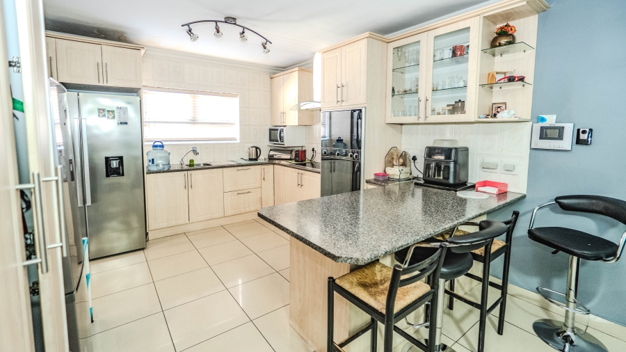 6 Bedroom Property for Sale in Rouxville Western Cape